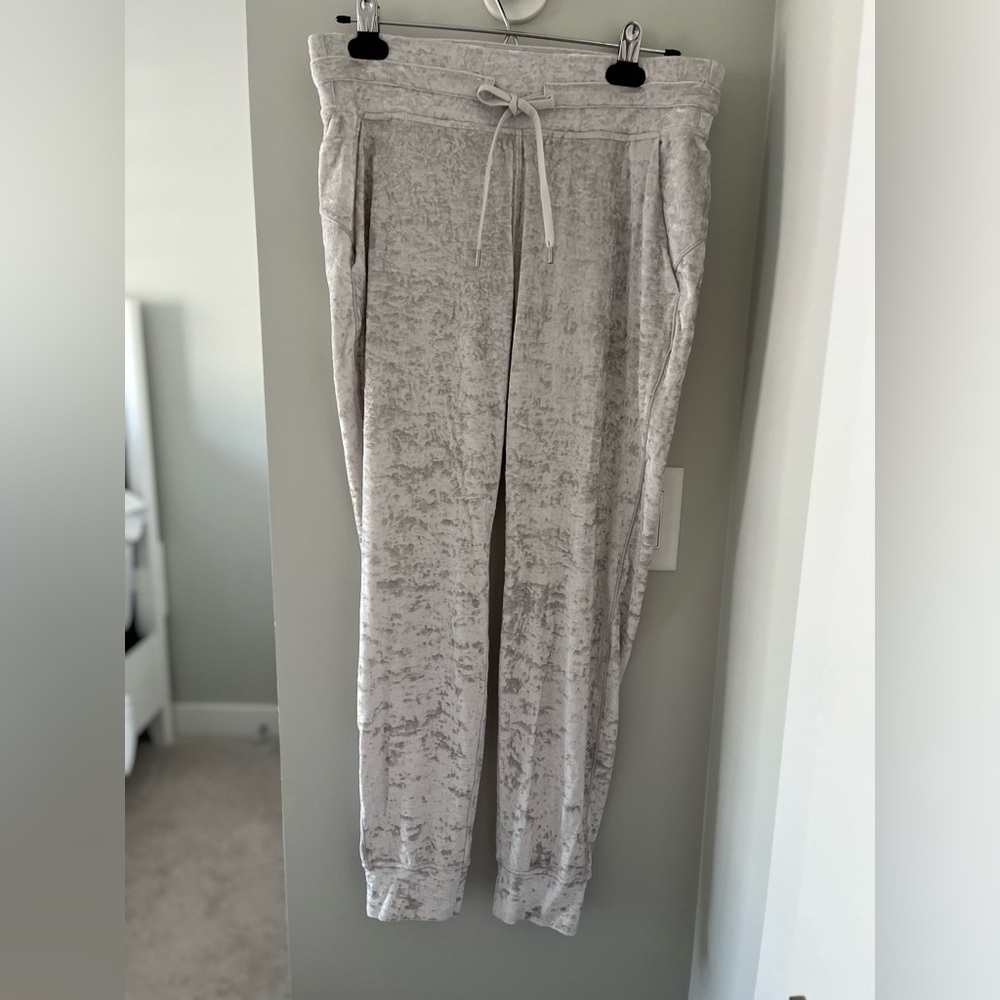 Lululemon Joggers - Size 8